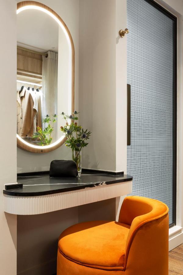 Virgin Hotels Edimburgo Exterior foto A bathroom in a hotel